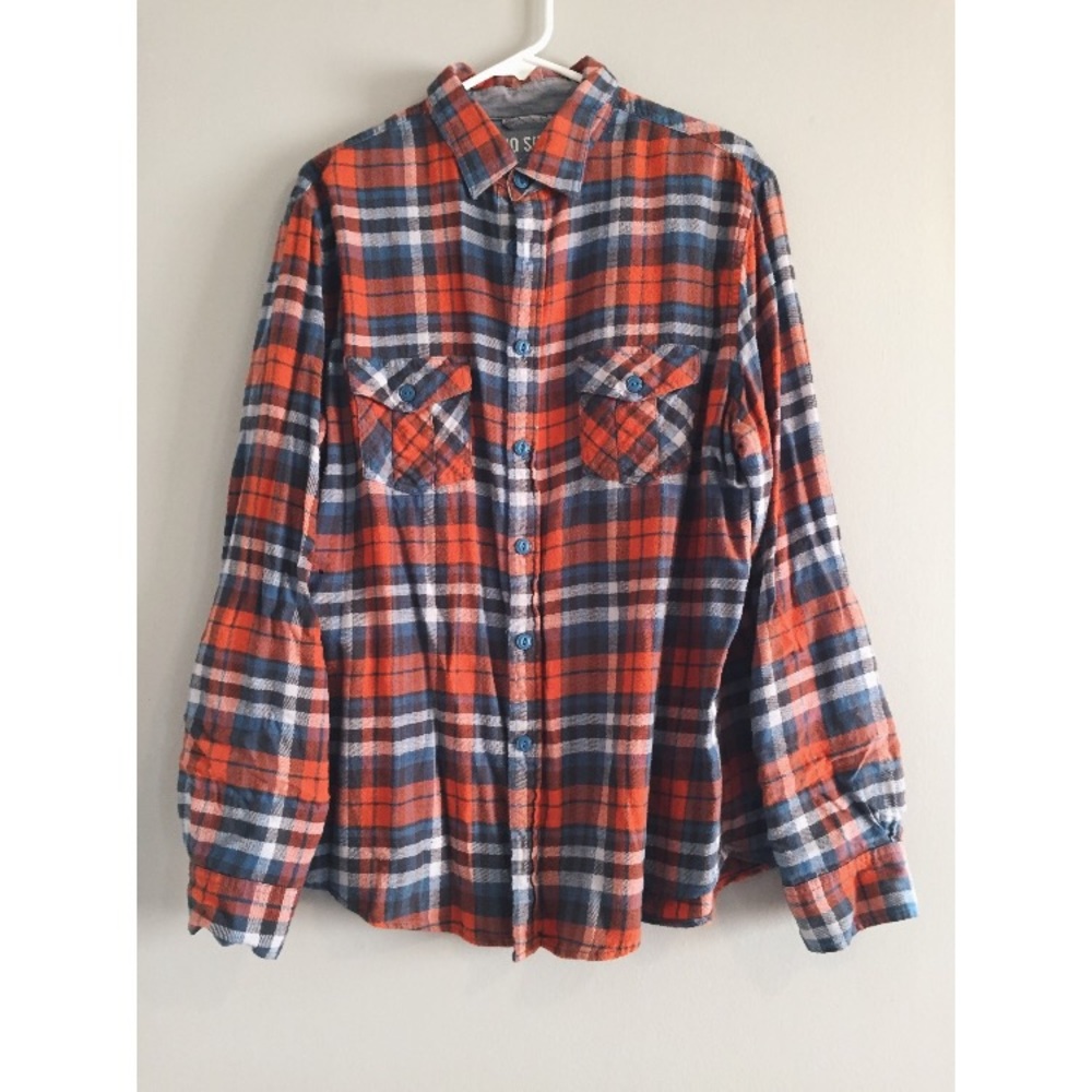 red blue & white men’s flannel button up / down